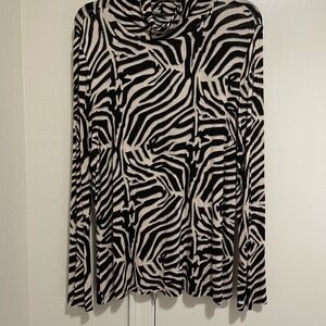 Jennifer Lopez Black and White Graphic Zebra Fitted Long Sleeve Blouse XL